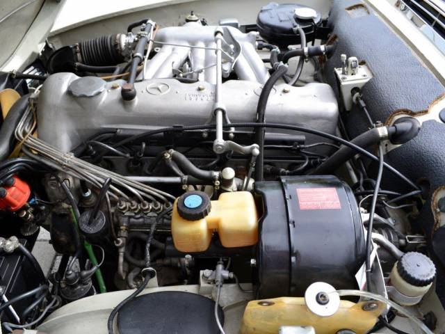 Mercedes-Benz 230 SL