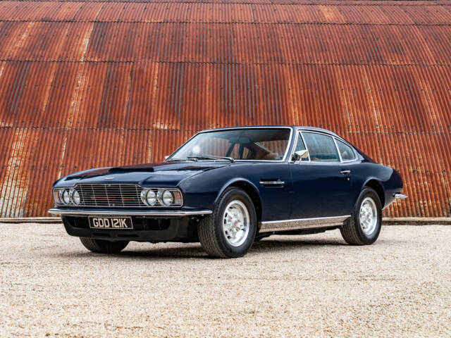 Bild 1/36 von Aston Martin DBS V8 (1971)