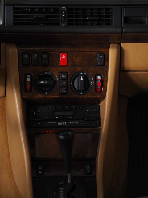Mercedes-Benz 300 E 4-Matic