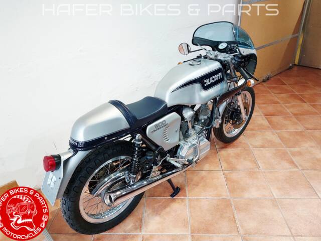 Ducati 900 SS