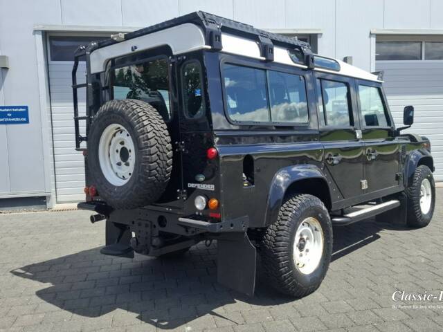 Land Rover Defender 110