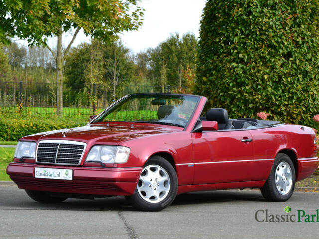 Image 1/50 de Mercedes-Benz E 200 (1995)