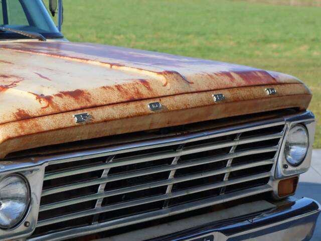 Ford F-100