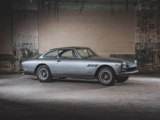 Image 1/47 of Ferrari 330 GT 2+2 (1965)