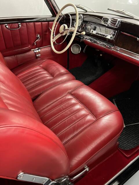 Mercedes-Benz 300 S