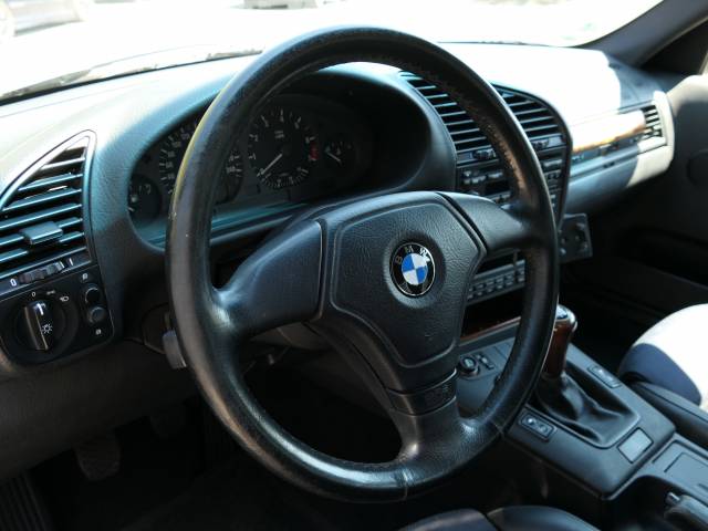 BMW 328i