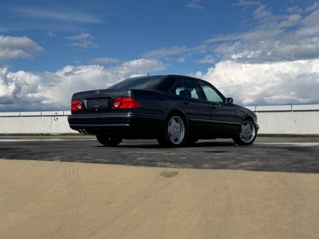 Mercedes-Benz E 50 AMG