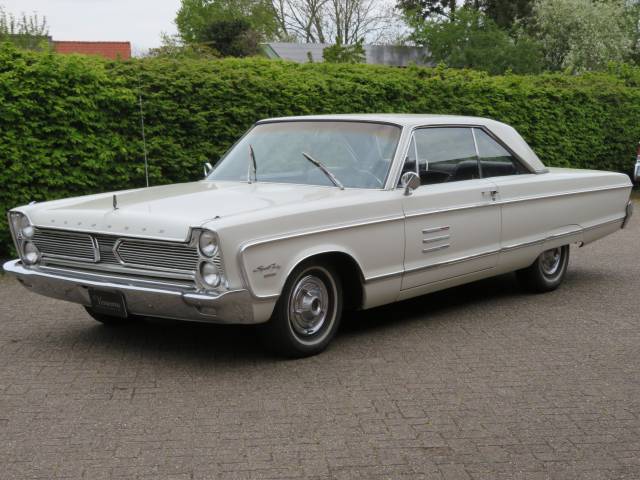 Image 1/26 of Plymouth Sport Fury (1966)