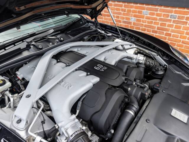Aston Martin DB 9 GT Volante