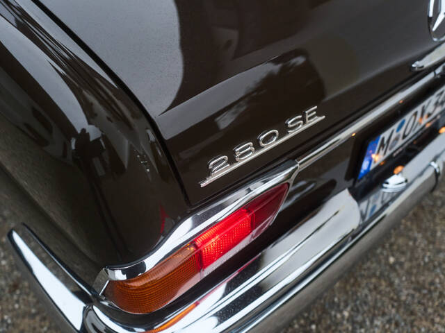 Mercedes-Benz 280 SE