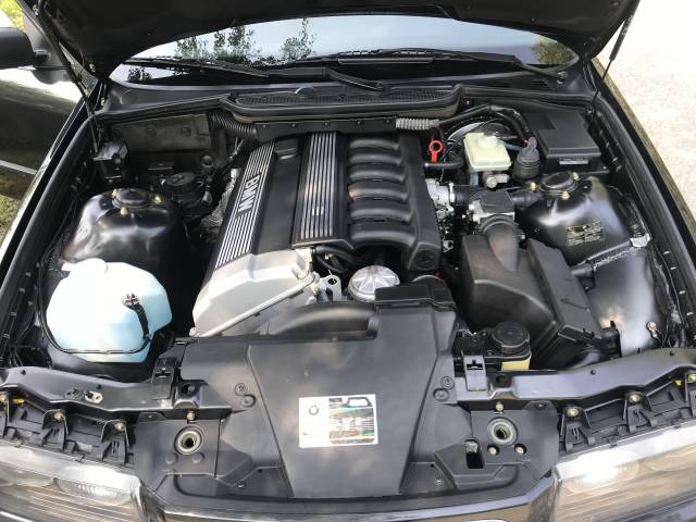 BMW 320i