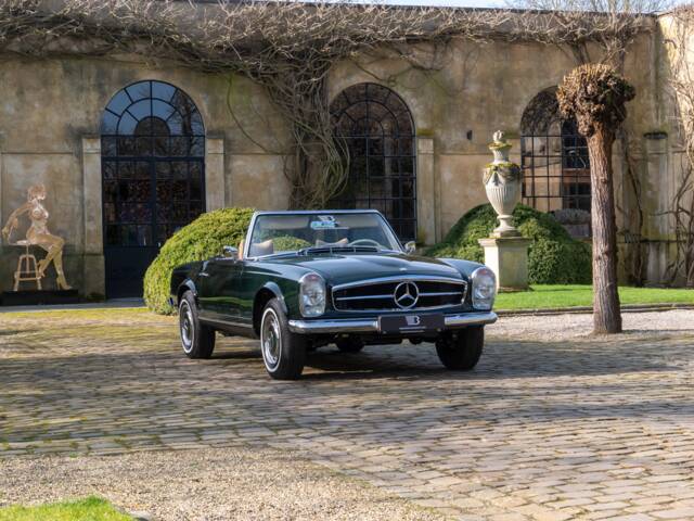 Mercedes-Benz 250 SL