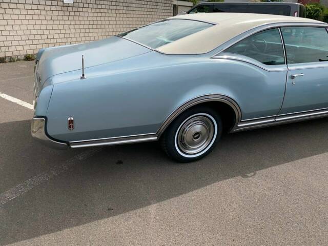 Oldsmobile Delta 88 Holiday Hardtop