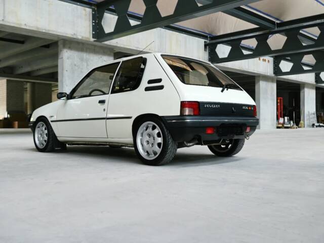 Peugeot 205