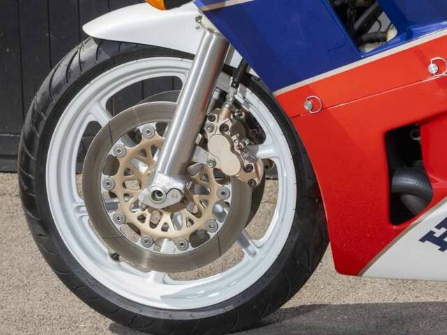 Honda VFR 750R RC 30