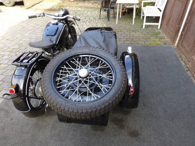 IMZ-Ural M61