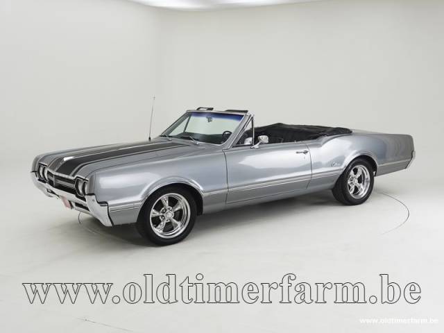 Bild 1/2 von Oldsmobile F-85 Cutlass (1966)