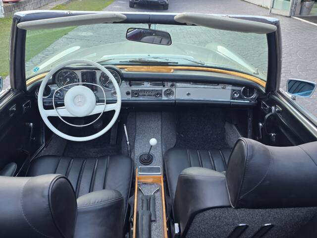 Mercedes-Benz 280 SL
