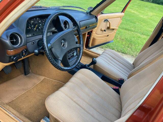 Mercedes-Benz 240 D
