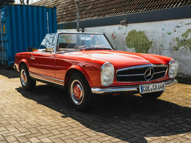 Image 1/8 of Mercedes-Benz 230 SL (1964)