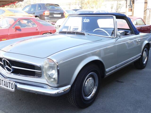 Mercedes-Benz 230 SL