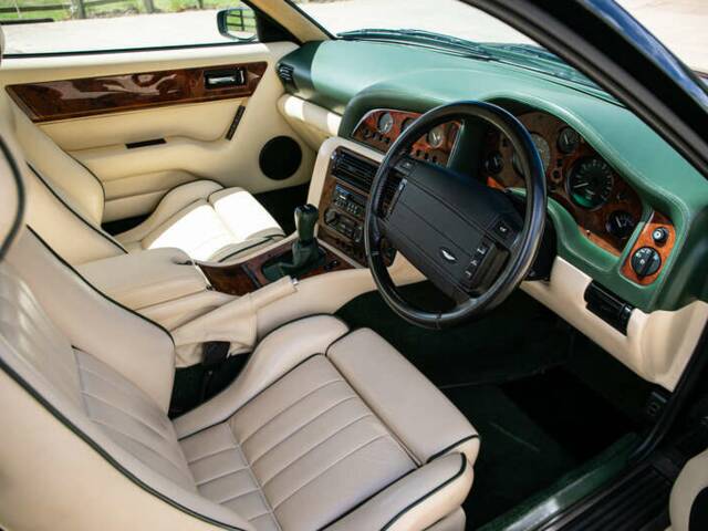 Aston Martin V8 Coupé