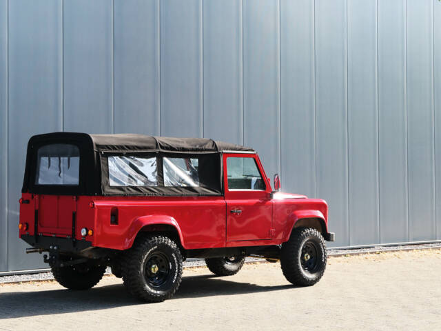 Image 1/38 of Land Rover 110 (1989)