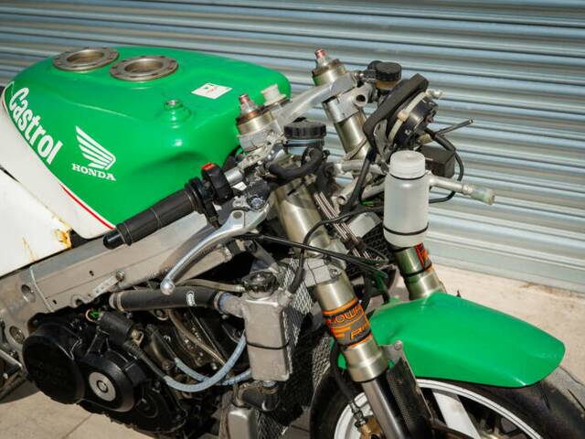 Honda VFR 750R RC 30