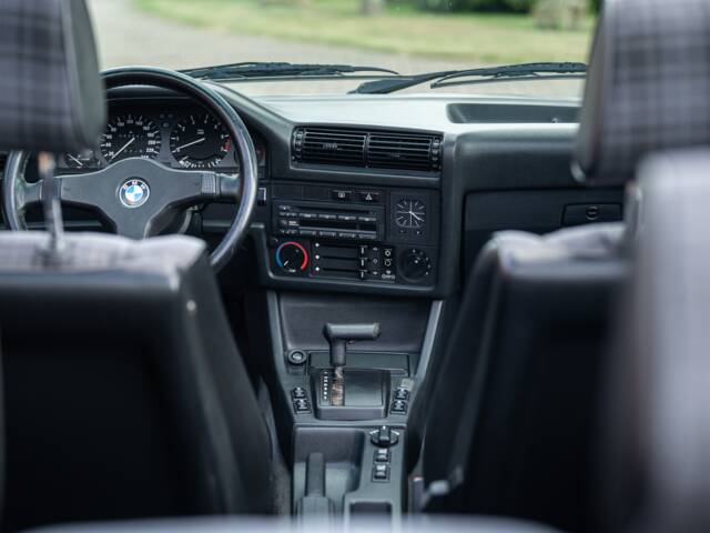 BMW 325i