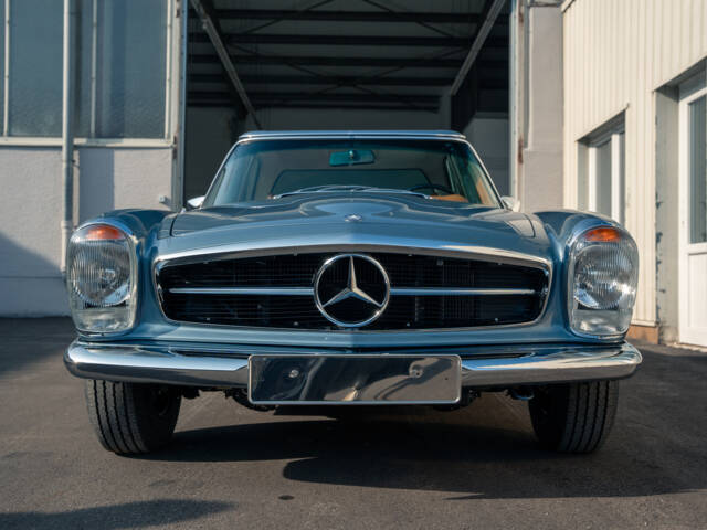 Mercedes-Benz 280 SL
