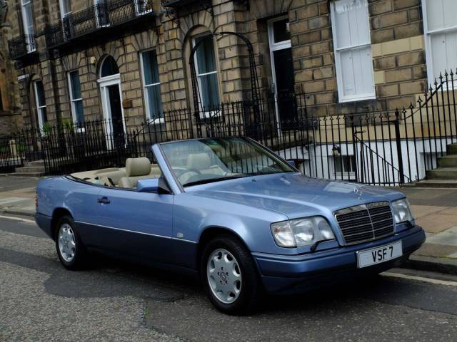 Mercedes-Benz 320 CE