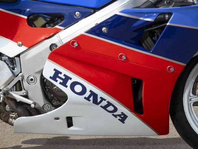 Honda VFR 750R RC 30
