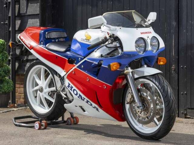 Honda VFR 750R RC 30