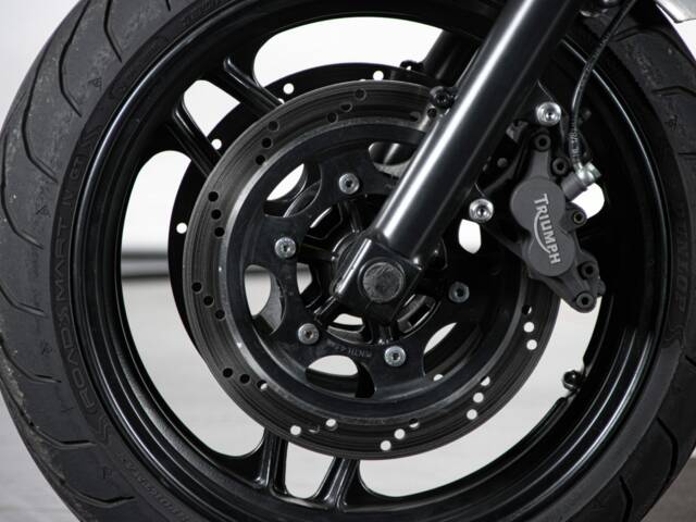 Triumph Trident 900