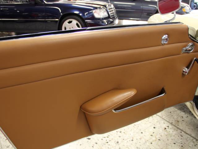 Mercedes-Benz 230 SL