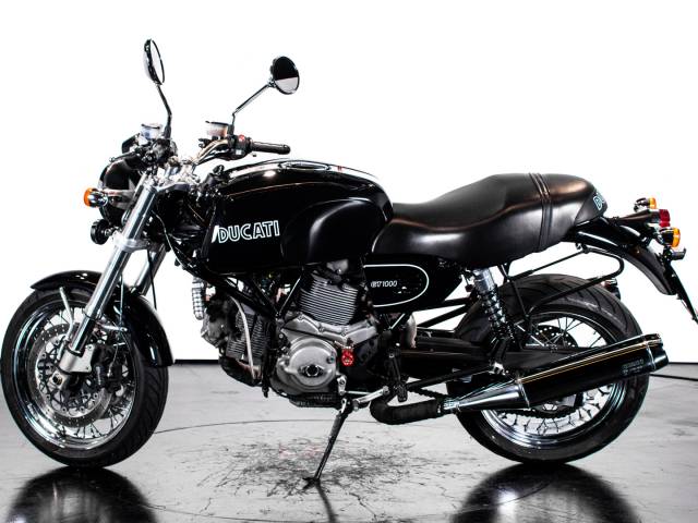 Image 1/30 of Ducati DUMMY (2010)