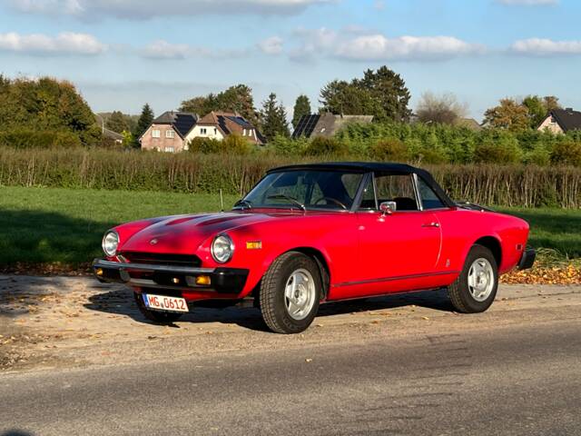 FIAT 124 Spider CS1