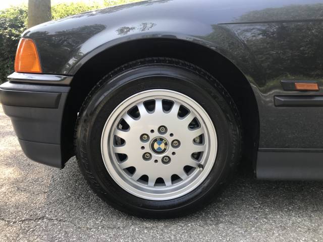 BMW 320i