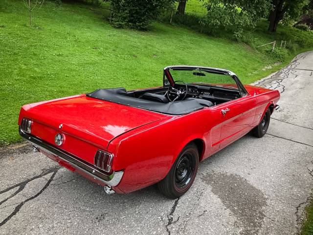 Ford Mustang 200