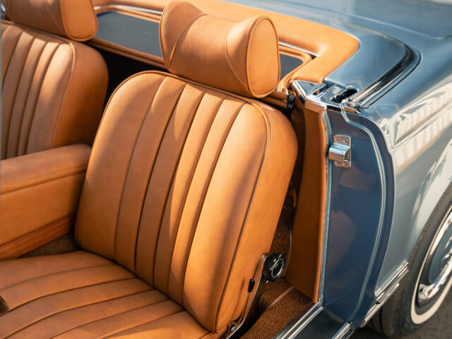 Mercedes-Benz 280 SL