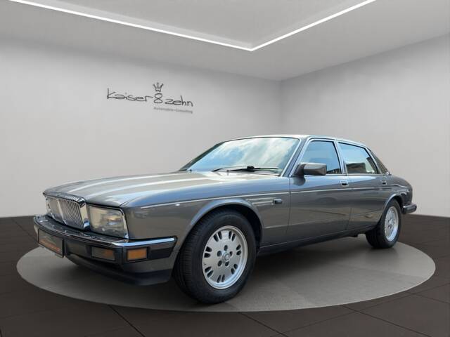 Immagine 1/21 di Jaguar Sovereign 3.6 (1989)