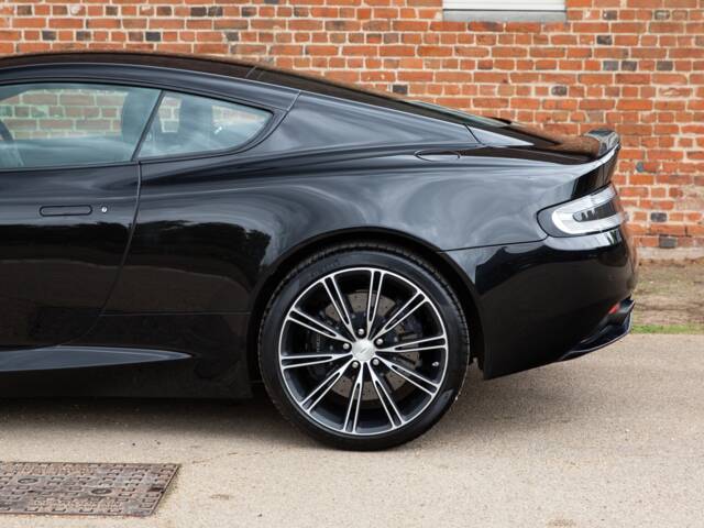 Aston Martin DB 9
