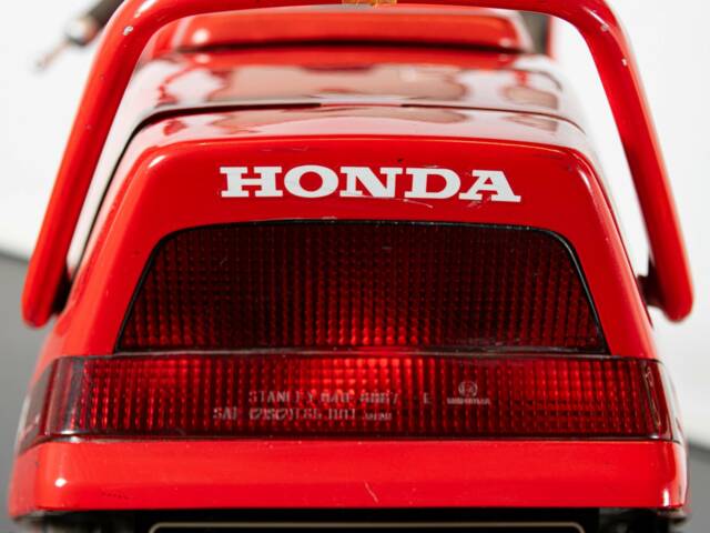 Honda VFR 750R RC 30