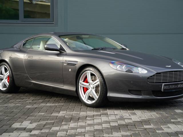 Aston Martin DB 9