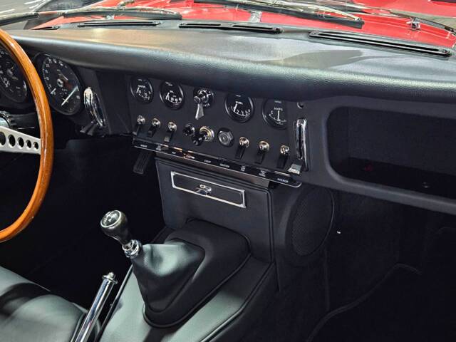 Jaguar E-Type 3.8