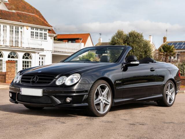 Image 1/15 de Mercedes-Benz CLK 63 AMG (2007)