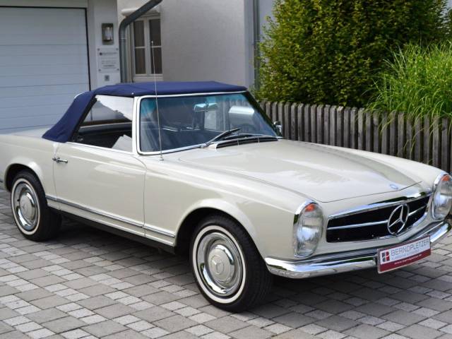 Mercedes-Benz 230 SL