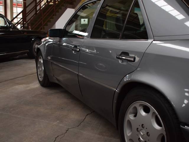 Mercedes-Benz 500 E