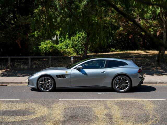 Ferrari GTC4Lusso T