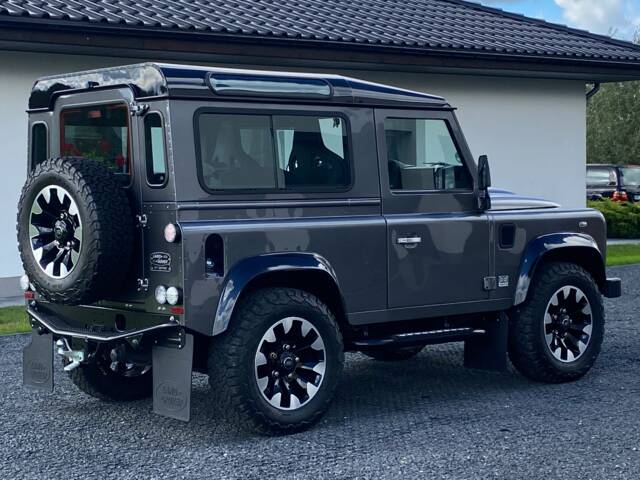 Land Rover Defender 90 Works V8 "70th Edition"